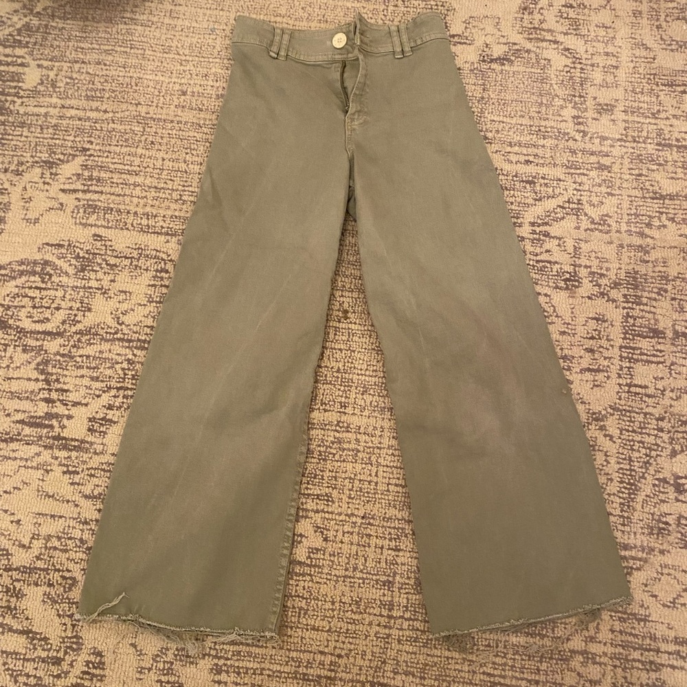 Brand: Zara
Color: green
Size: XXS